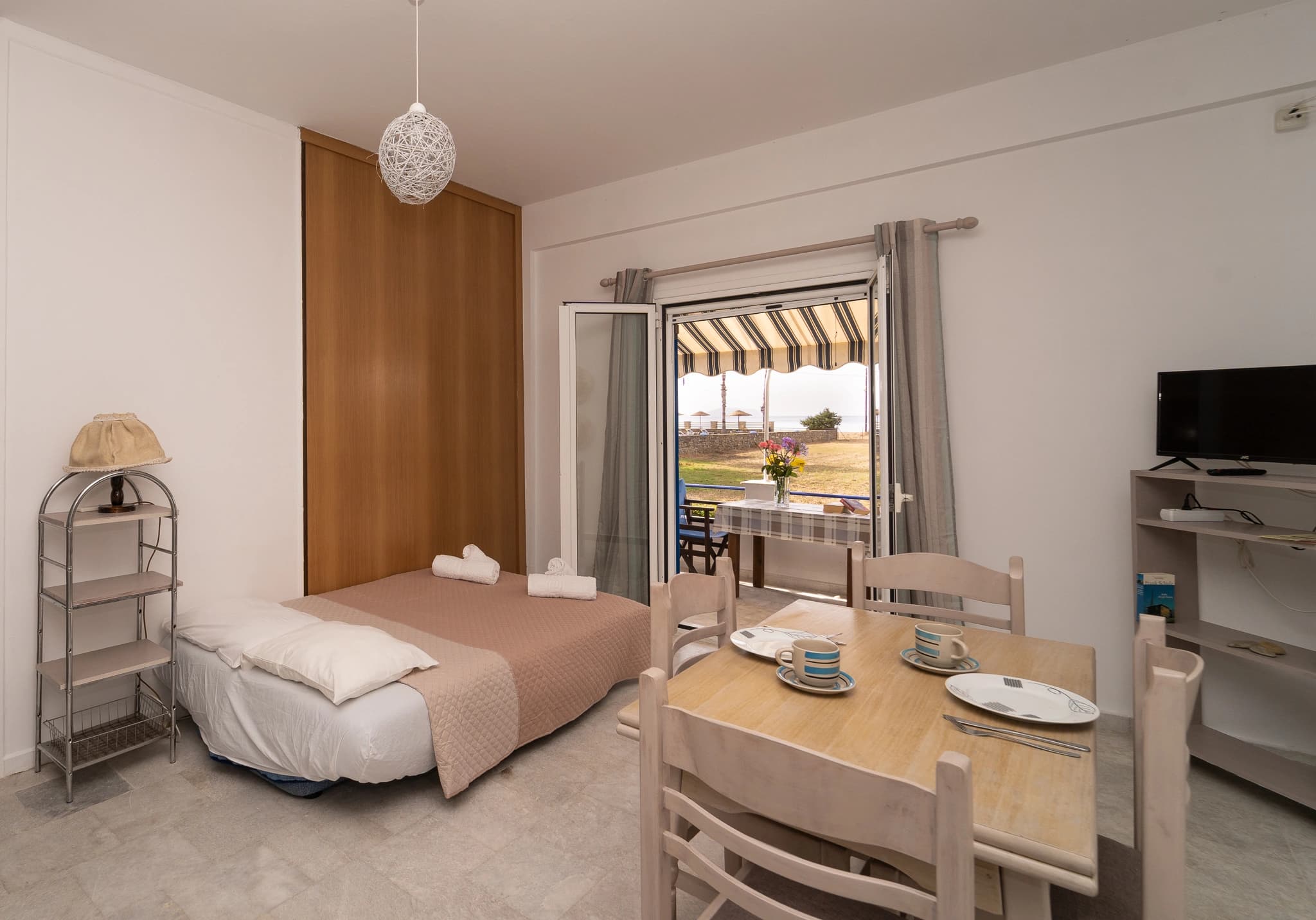 Air conditioning and satellite TV at Blue Houses, Finikounda